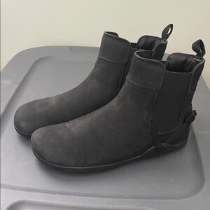 Xero Tari Chelsea style barefoot boots